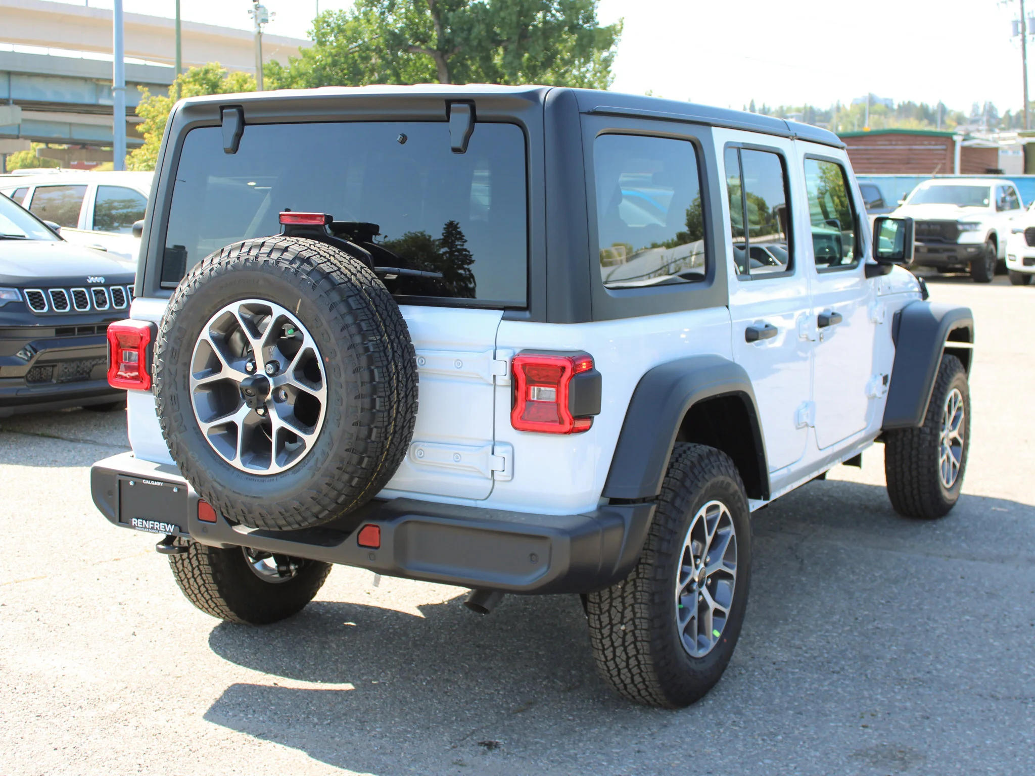 Used 2025 White Jeep Sport S* 4 Door 4x4, Remote Start, Heated Seats/Wheel image 4