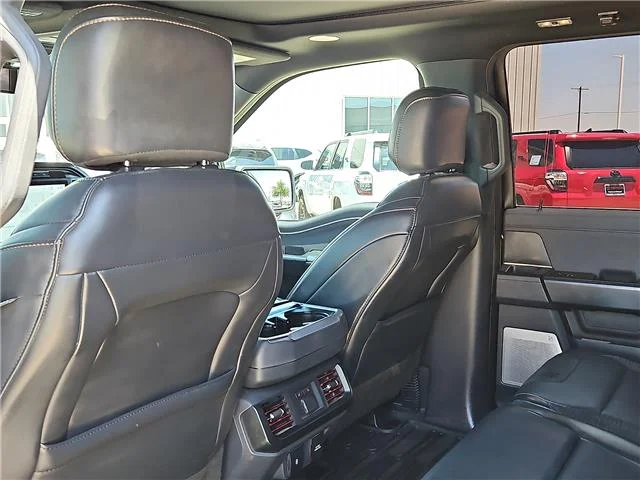 Used 2022 Agate Black Metallic Ford Raptor 4x4 SuperCrew Cab 5.5 ft. box 145 in. WB image 9