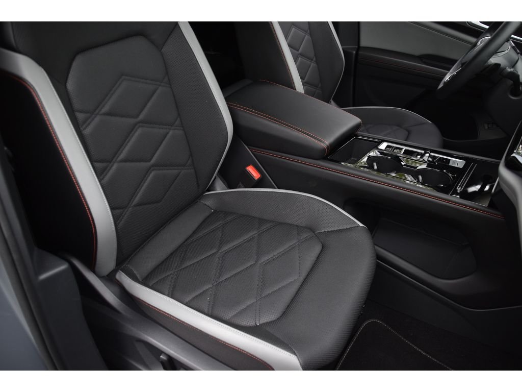 Used 2024 Pure Gray Volkswagen 2.0T Peak Edition SEL image 33