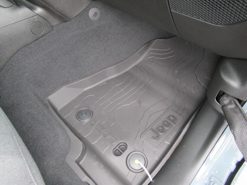 New 2026 Anvil Clear-Coat Exterior Paint Jeep Sport image 13