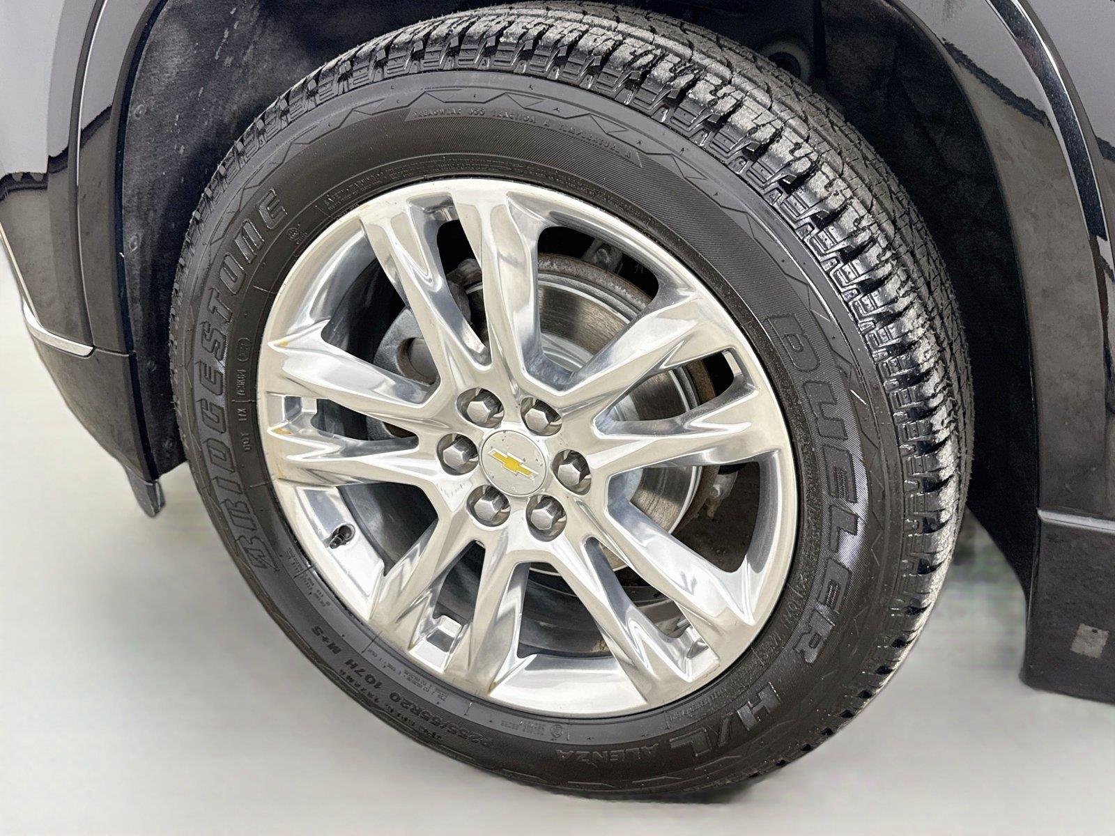 Used 2020 MOSAIC BLACK METALLIC Chevrolet High Country image 35