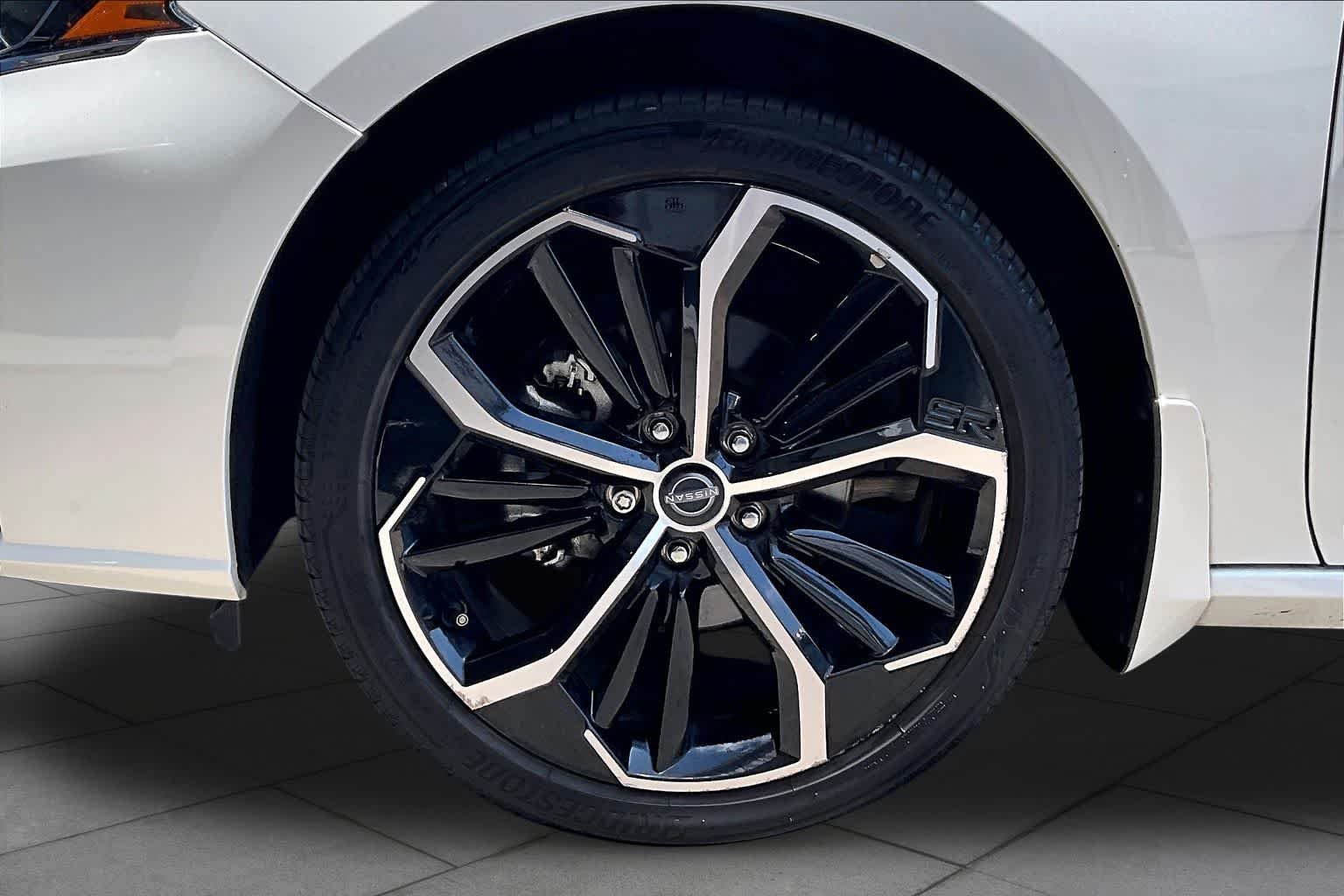 Used 2024 Pearl White Tricoat Nissan 2.5 SR image 11