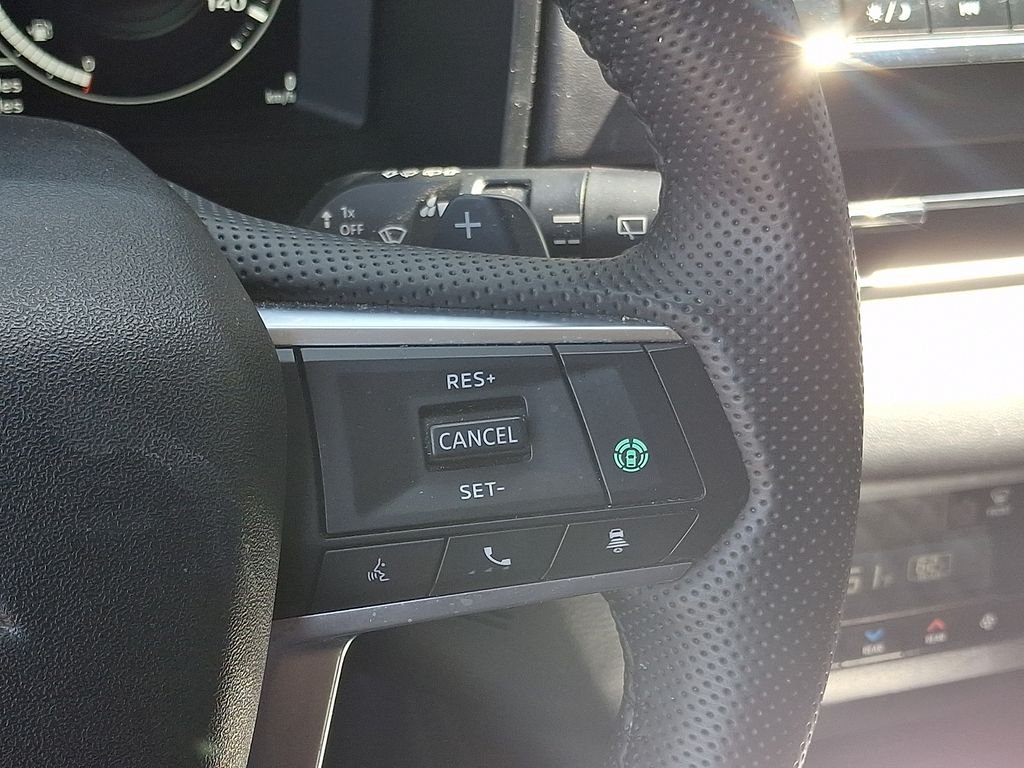 Used 2024 Silver Mitsubishi SEL image 24