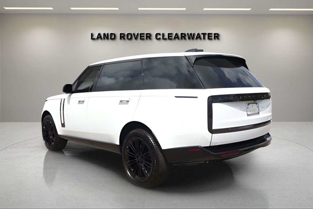 New 2026 Fuji White Land Rover SE image 3