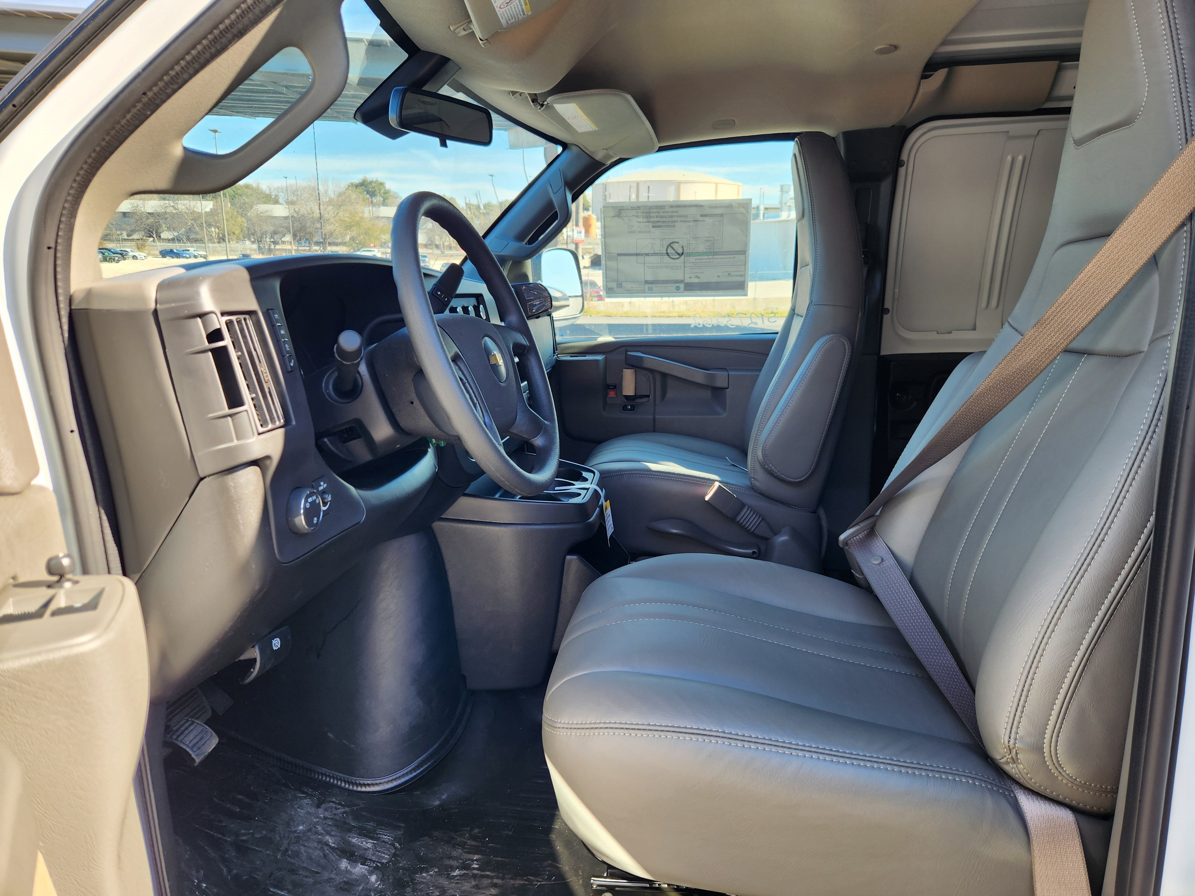 2025 Chevrolet Express Cargo Work Van - Photo 9