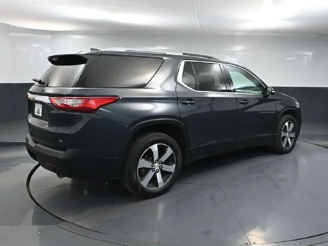 Used 2018 Gray Chevrolet 3LT image 3