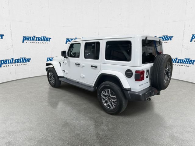 Used 2025 White Jeep Sahara image 8
