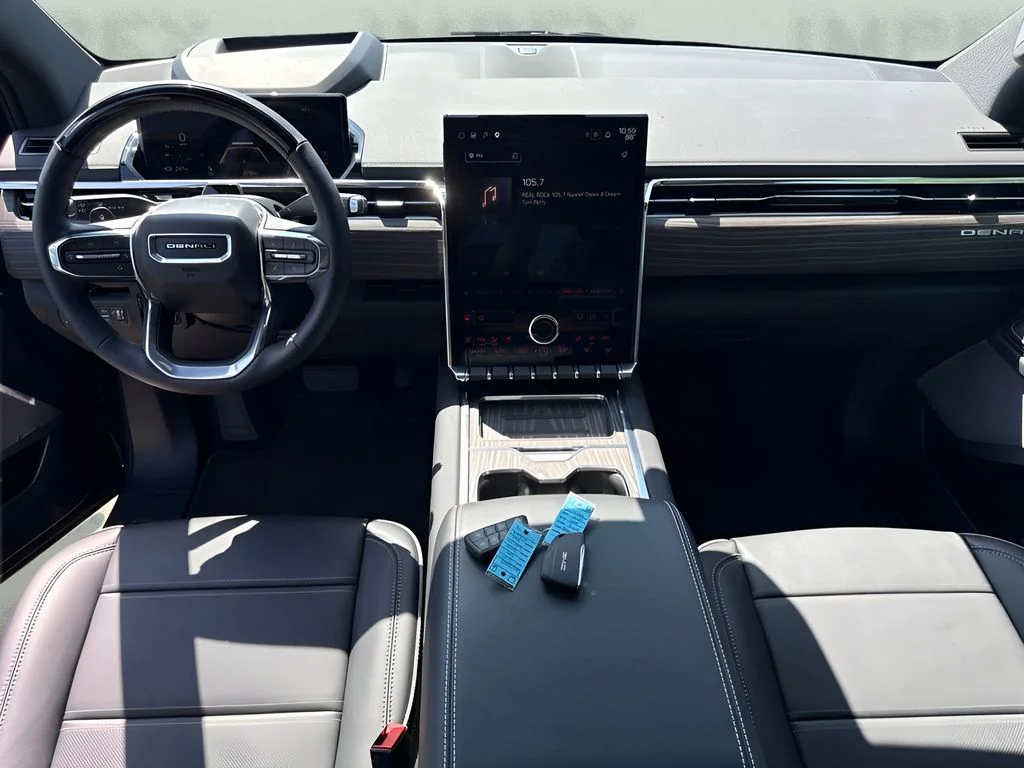 Used 2025 Blue GMC Denali image 31