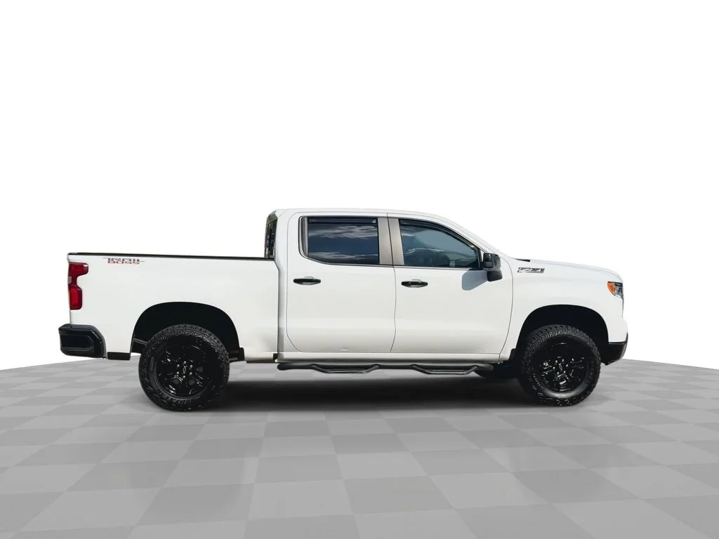 Used 2024 White Chevrolet LT Trail Boss image 9