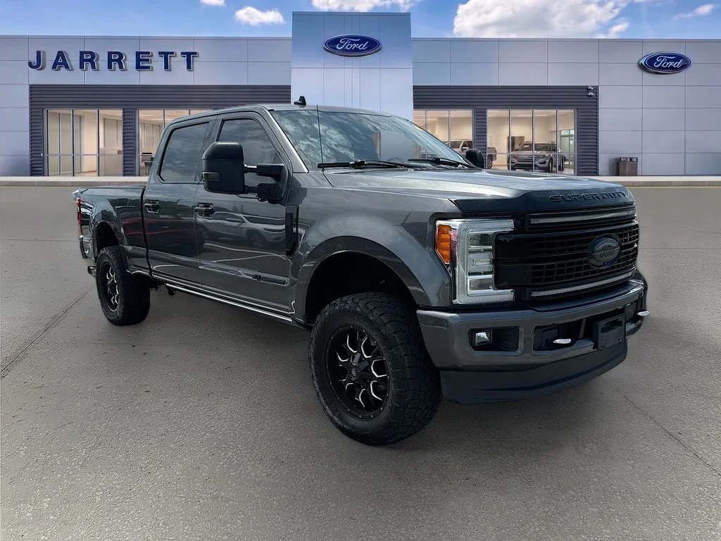 Used 2019 Gray Ford Platinum image 1