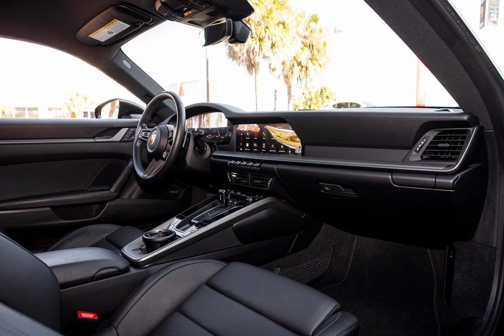 2025 Porsche 911 T - Photo 29
