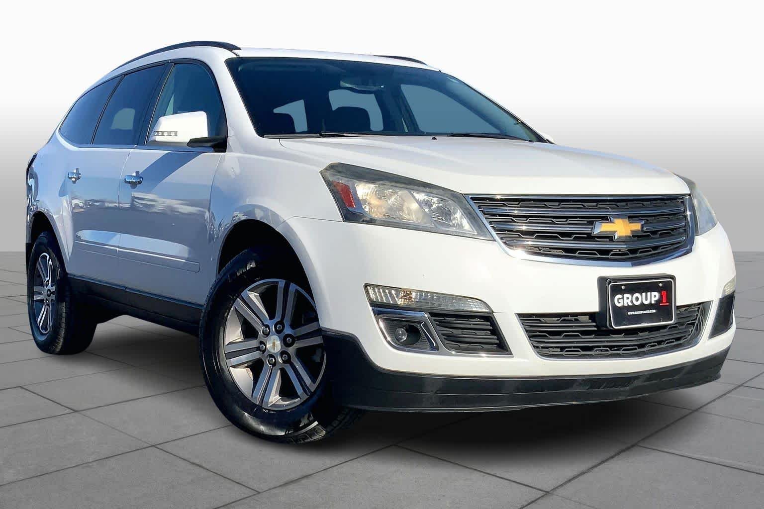 Used 2017 Chevrolet Traverse 2LT with VIN 1GNKVHKD0HJ129328 for sale in Lubbock, TX