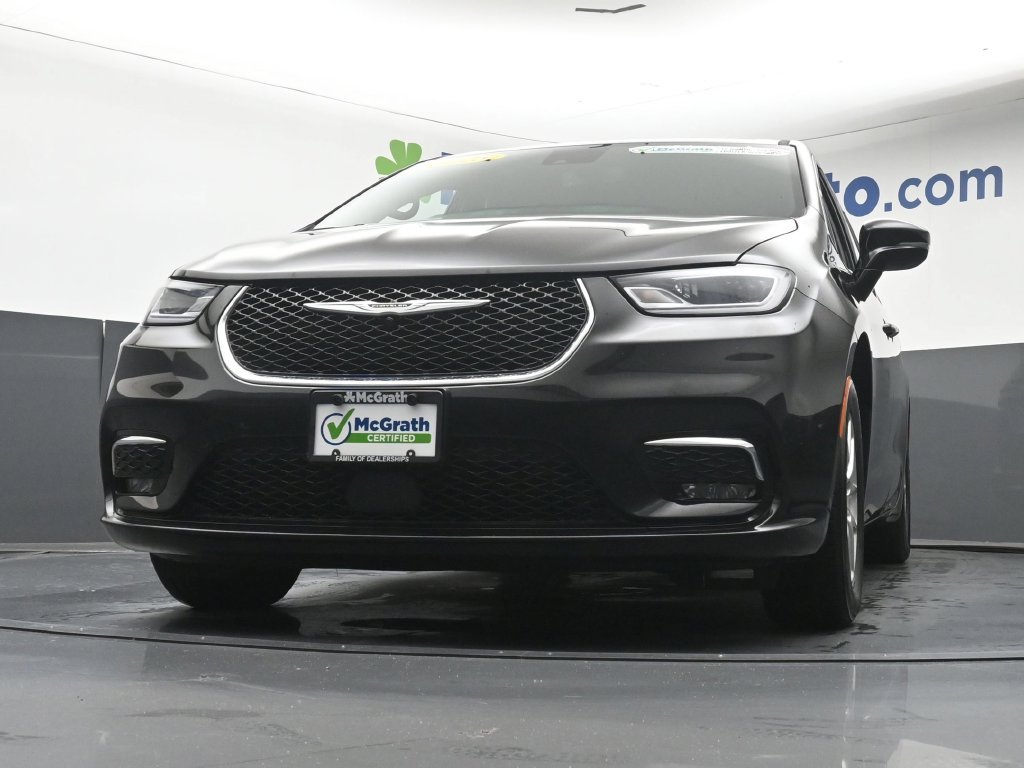 Used 2025 Black Chrysler Select image 6