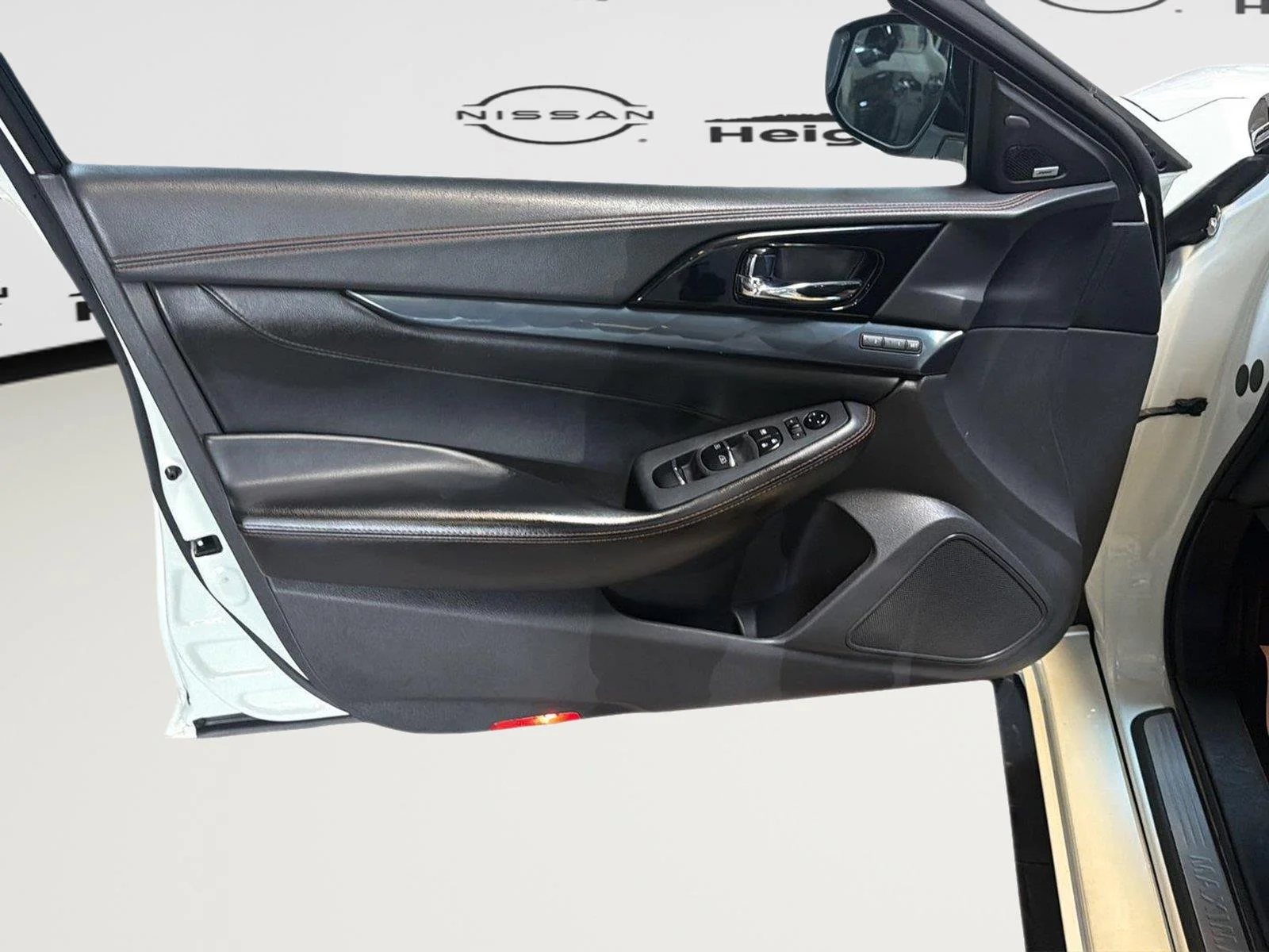 2022 Nissan Maxima SR - Photo 7