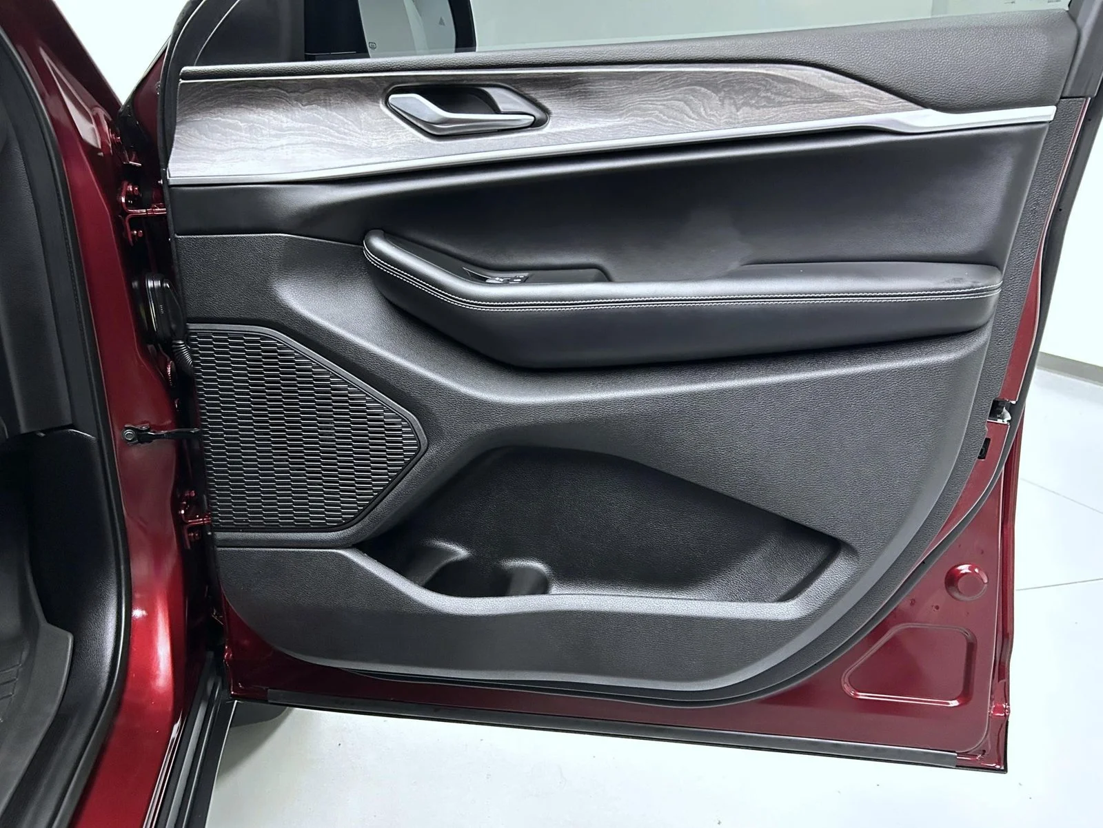 Used 2025 Red Jeep Limited image 16