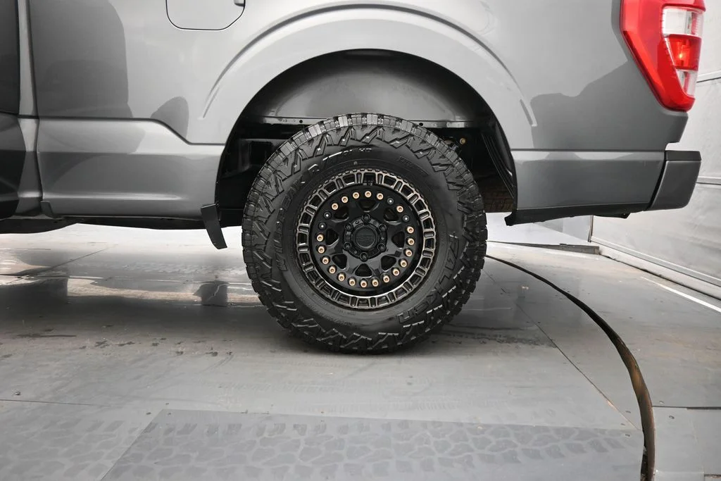 Used 2021 Gray Ford XL image 17