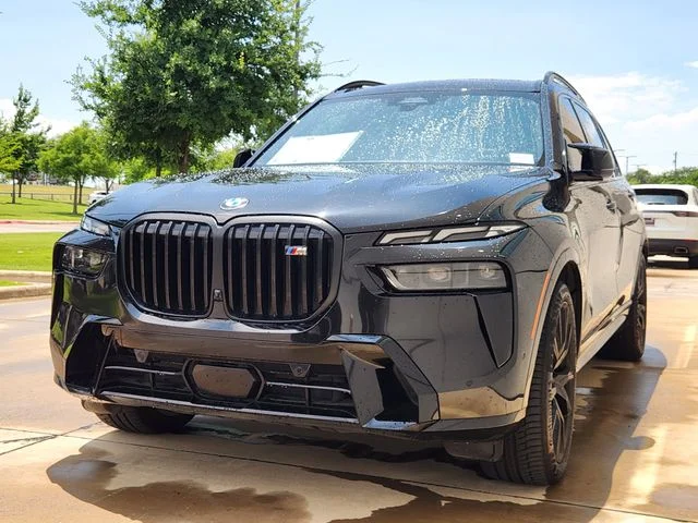2024 BMW X7 M60i's photo