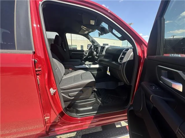 New 2026 Molten Red Pearl-Coat  Paint Ram BIGHORN/LONESTAR CREW 4X4 image 26