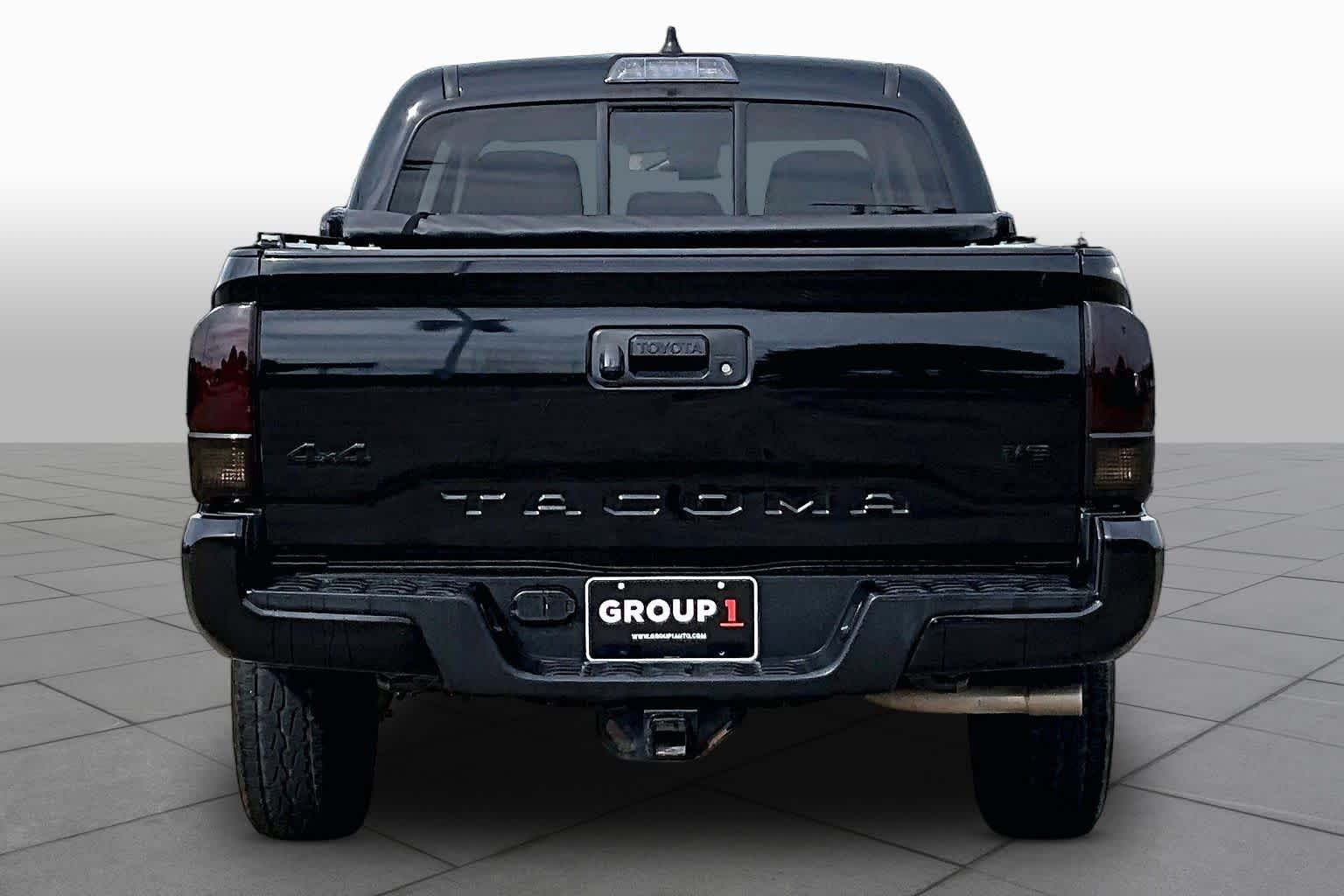Used 2020 Midnight Black Metallic Toyota SR image 5
