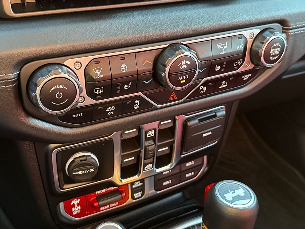 Used 2024 Gray Jeep Rubicon 392 image 27