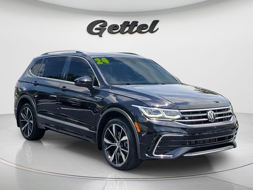 Used 2024 Black Volkswagen 2.0T SEL R-Line image 3