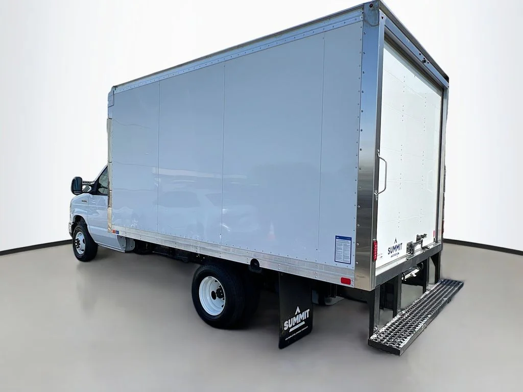2025 Ford E-Series Cutaway Base - Photo 10