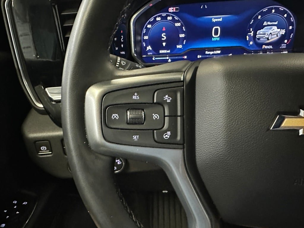 Used 2024 Sterling Gray Metallic Chevrolet LT image 10