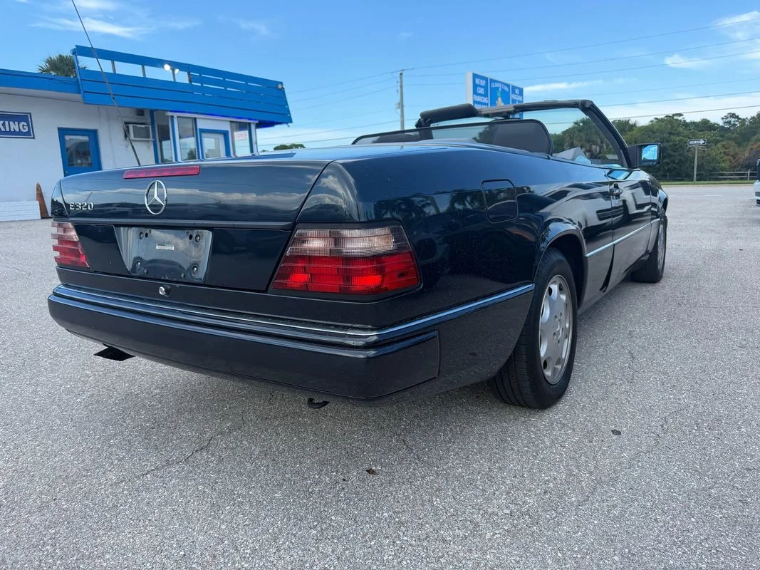 Used 1995  Mercedes-Benz  image 4