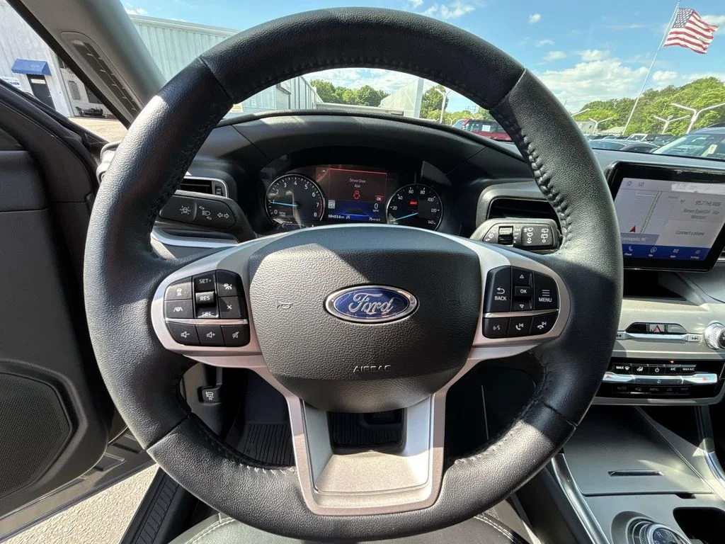 Used 2023 Gray Ford XLT image 11
