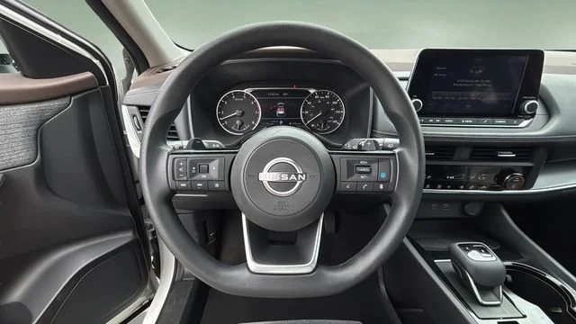 Used 2023 White Nissan SV FWD image 12