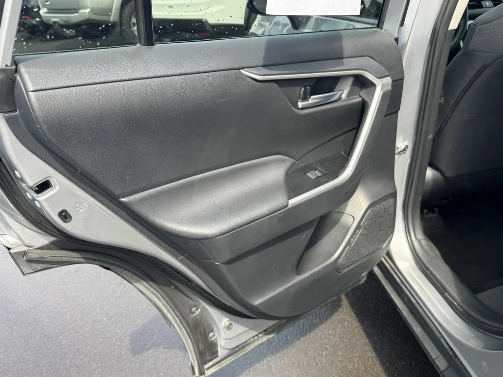 Used 2025 Silver Toyota XLE image 17