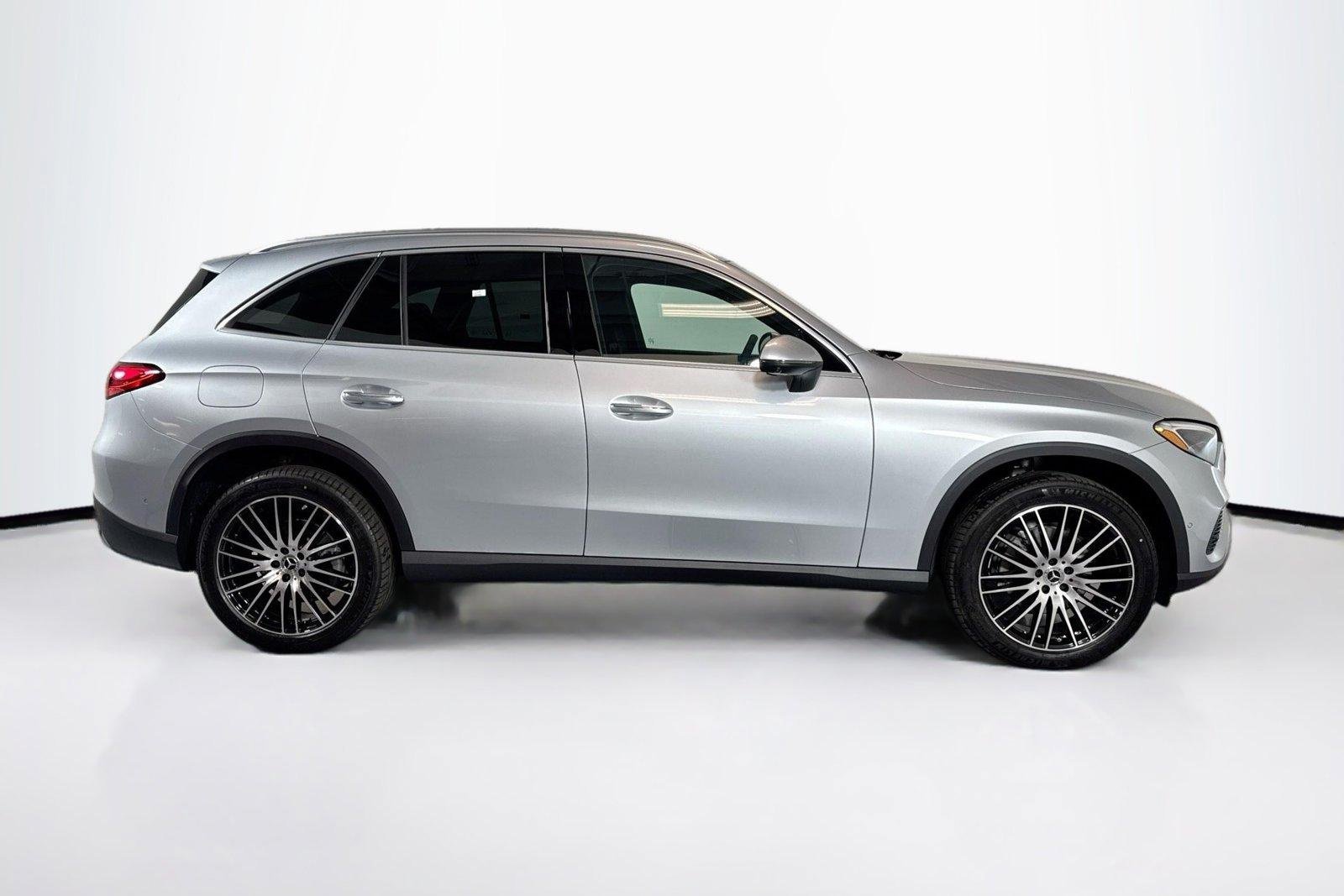 New 2026 Cirrus Silver Metallic Mercedes-Benz GLC 300 image 4