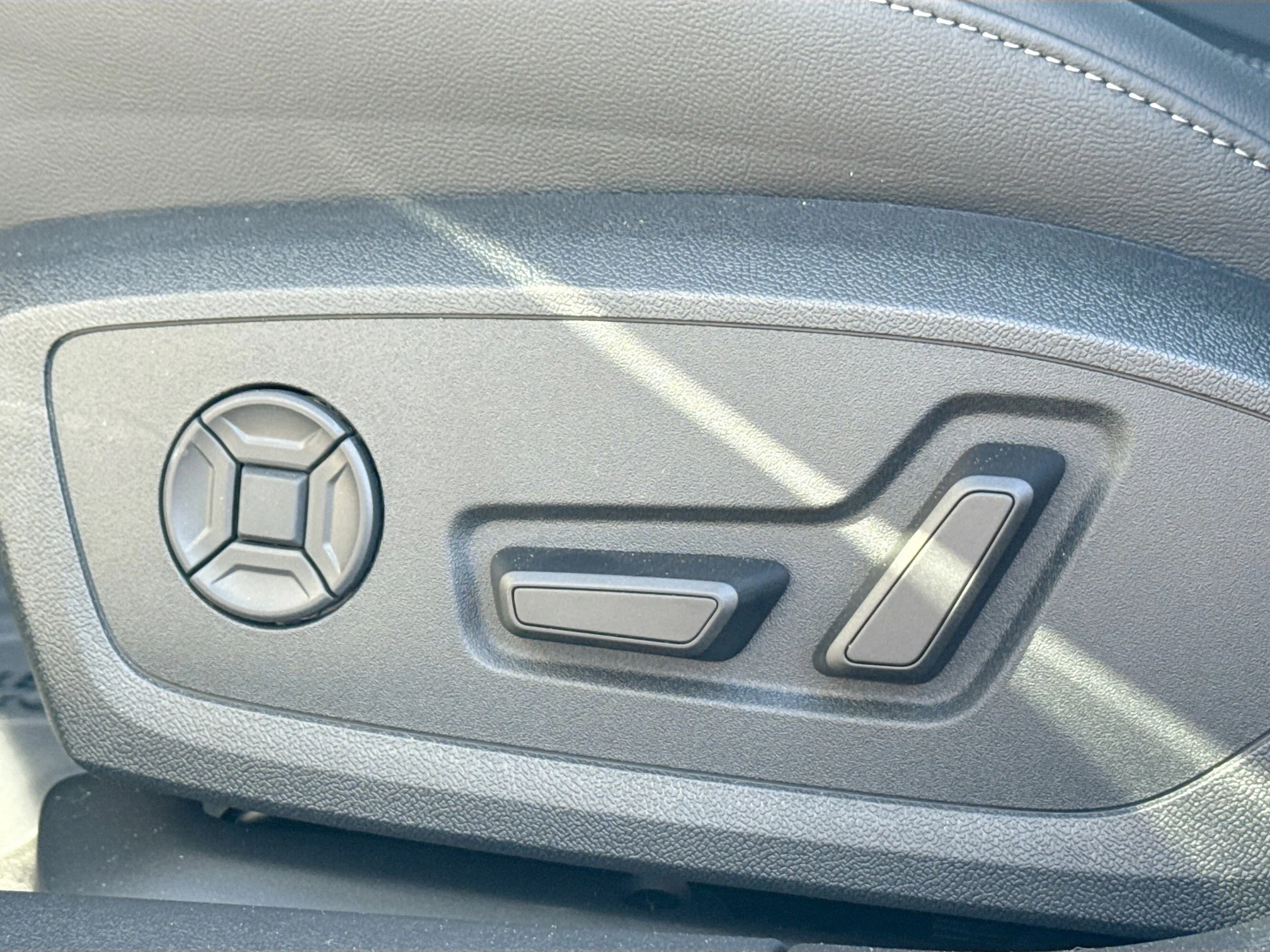 New 2026 Glacier White Metallic Audi Premium Plus image 25