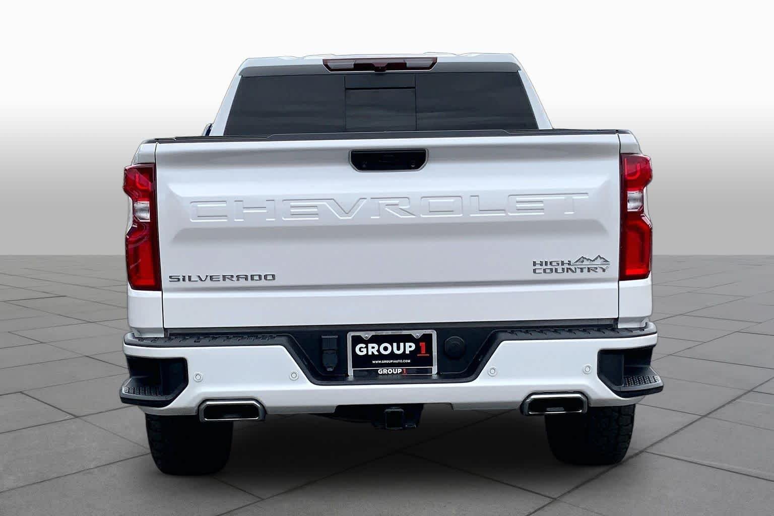 Used 2024 Iridescent Pearl Tricoat Chevrolet High Country image 5