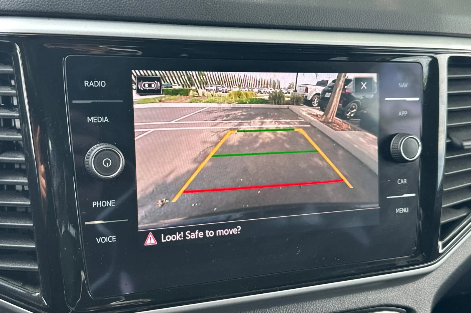 Certified Used 2023  Volkswagen 2.0T SEL image 21