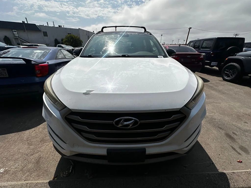 Used 2017 White Hyundai Night image 5