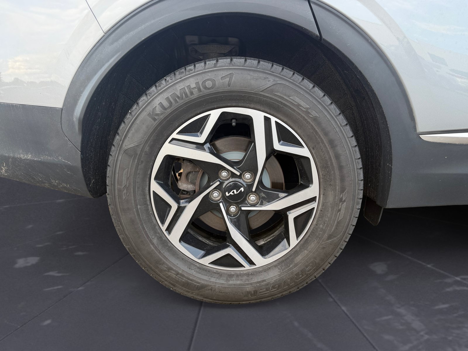 Used 2023 Steel Gray Kia LX image 44