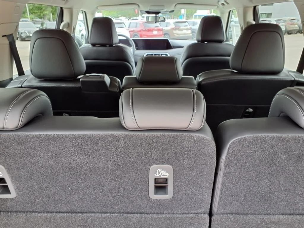 2025 Nissan Armada SV - Photo 21