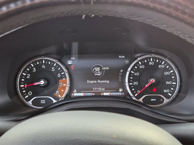 Used 2023 White Jeep Altitude image 29