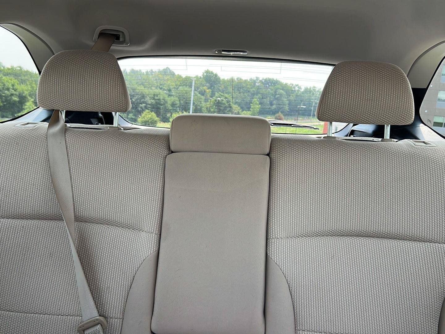 Used 2017 Twilight Blue Metallic Subaru Premium image 14