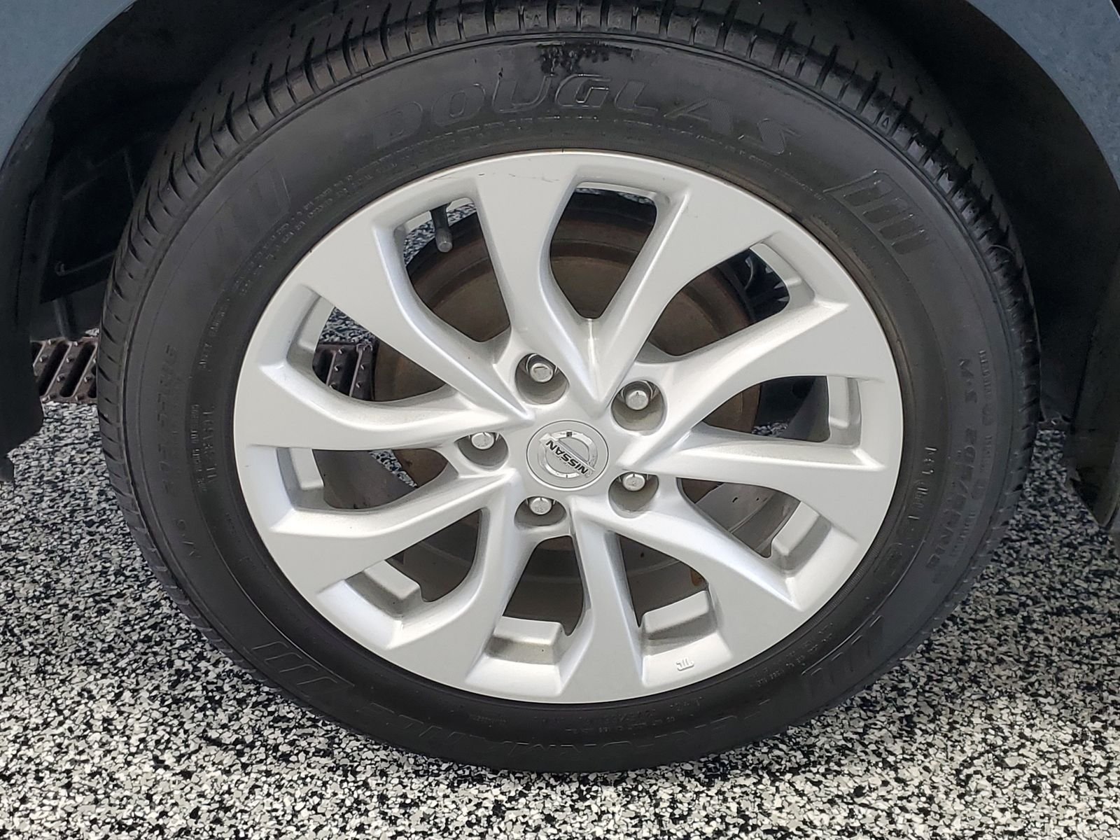Used 2017 Gray Nissan SV image 5