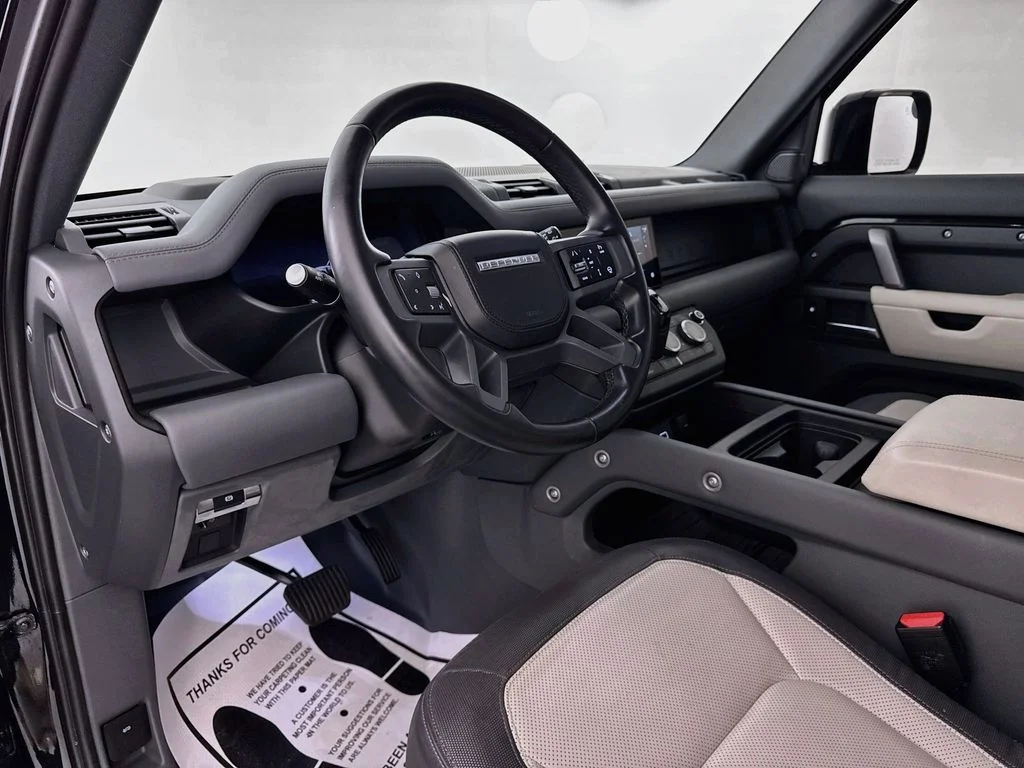 Used 2024 Black Land Rover X-Dynamic SE image 9