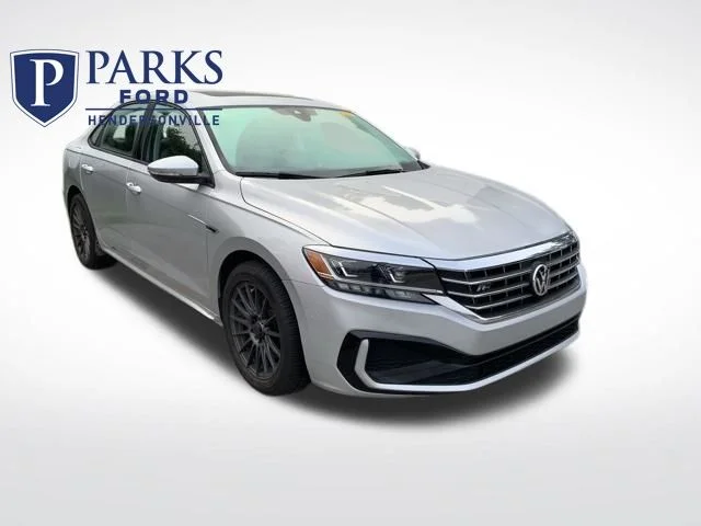 Used 2020  Volkswagen 2.0T R-Line image 1
