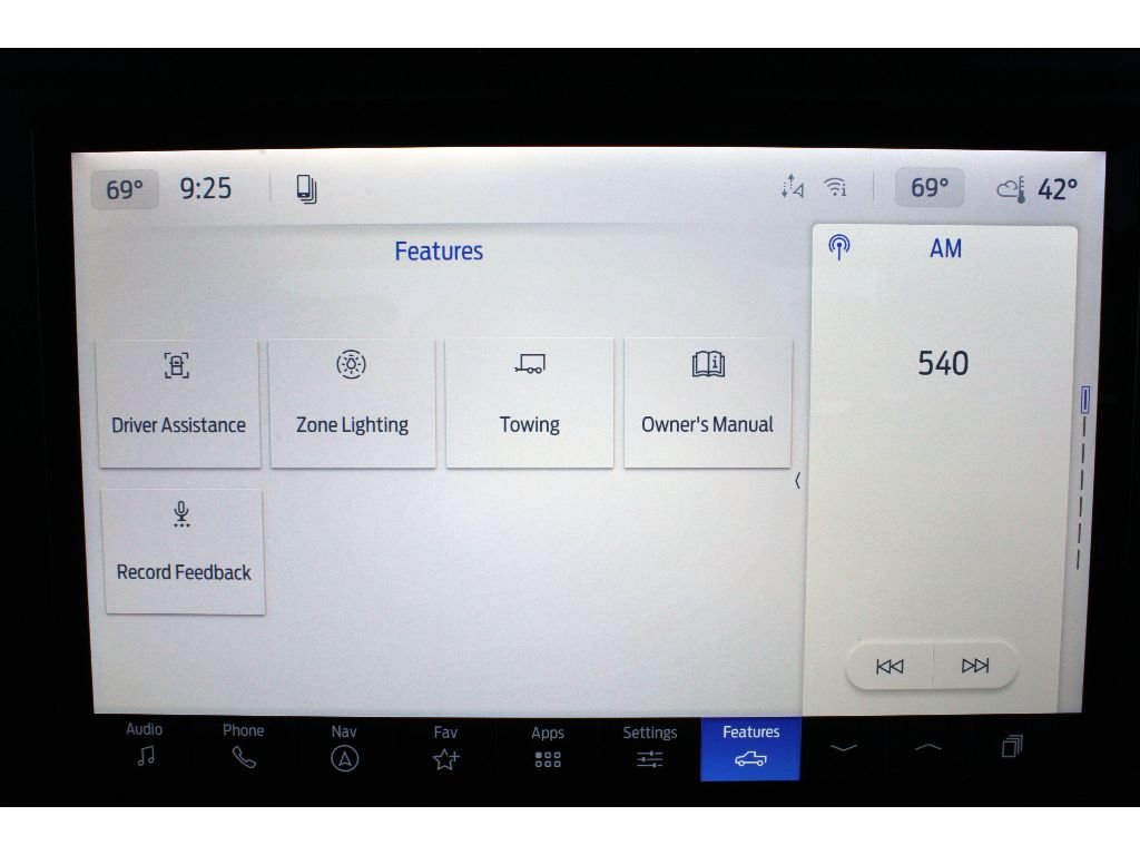 New 2026 Oxford White Ford XLT image 15