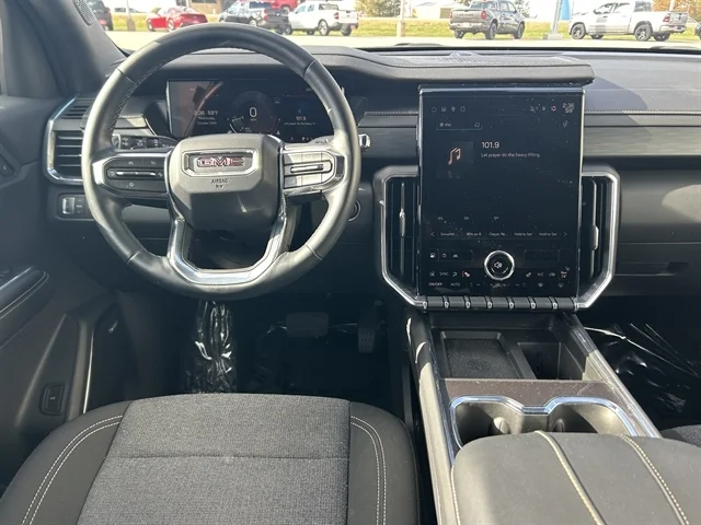 Used 2025 WHITE GMC FWD Elevation image 3