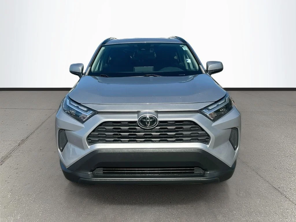 Used 2022 Silver Toyota XLE image 2