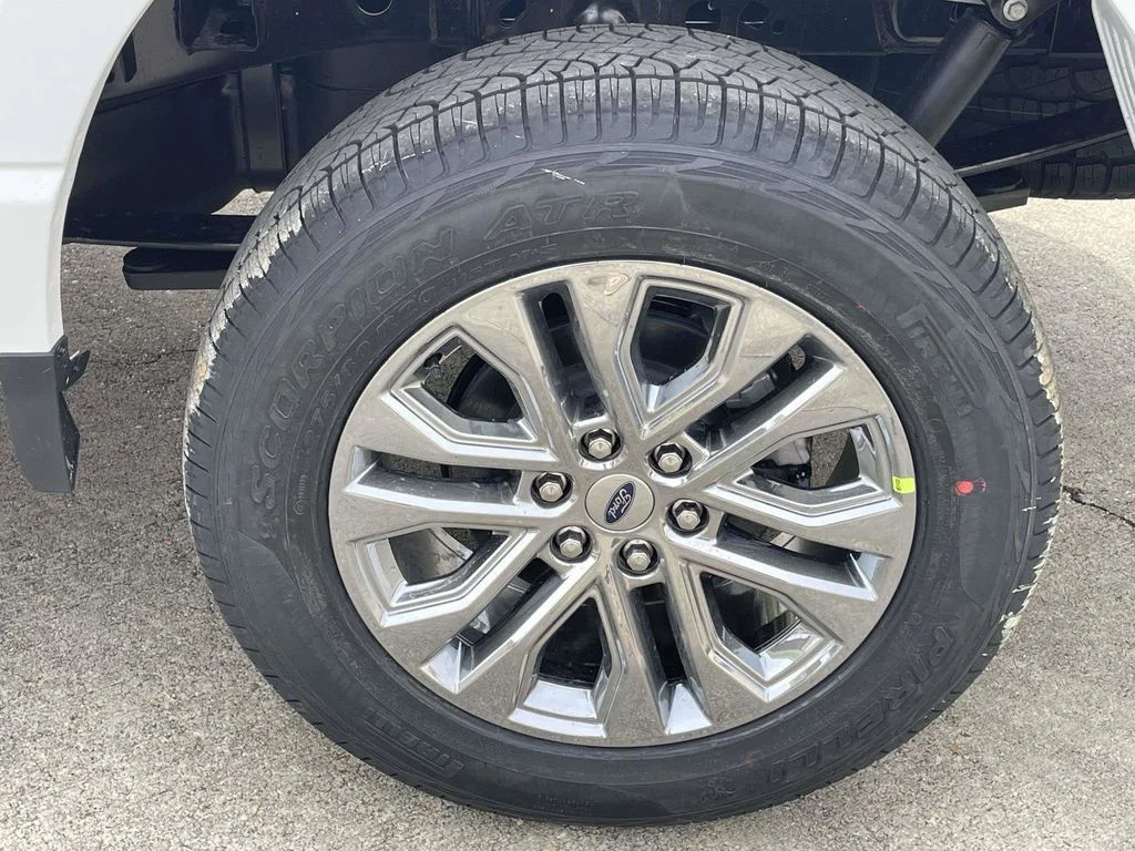 New 2026 White Ford XLT image 9