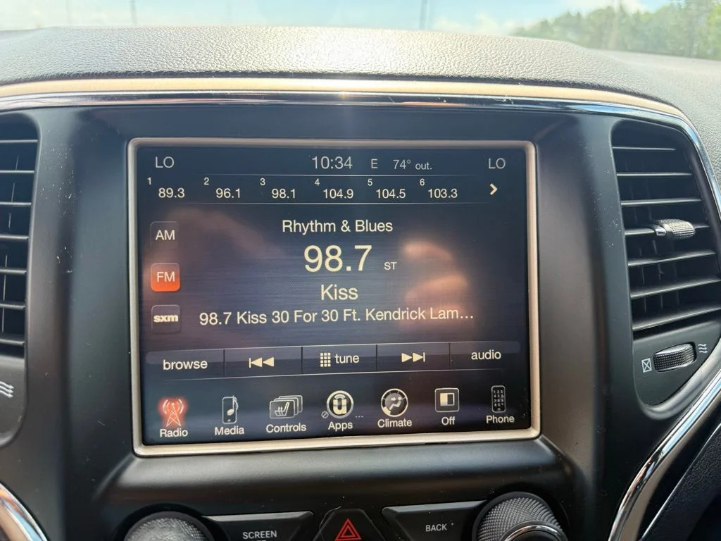 Used 2017 Green Jeep Limited image 10