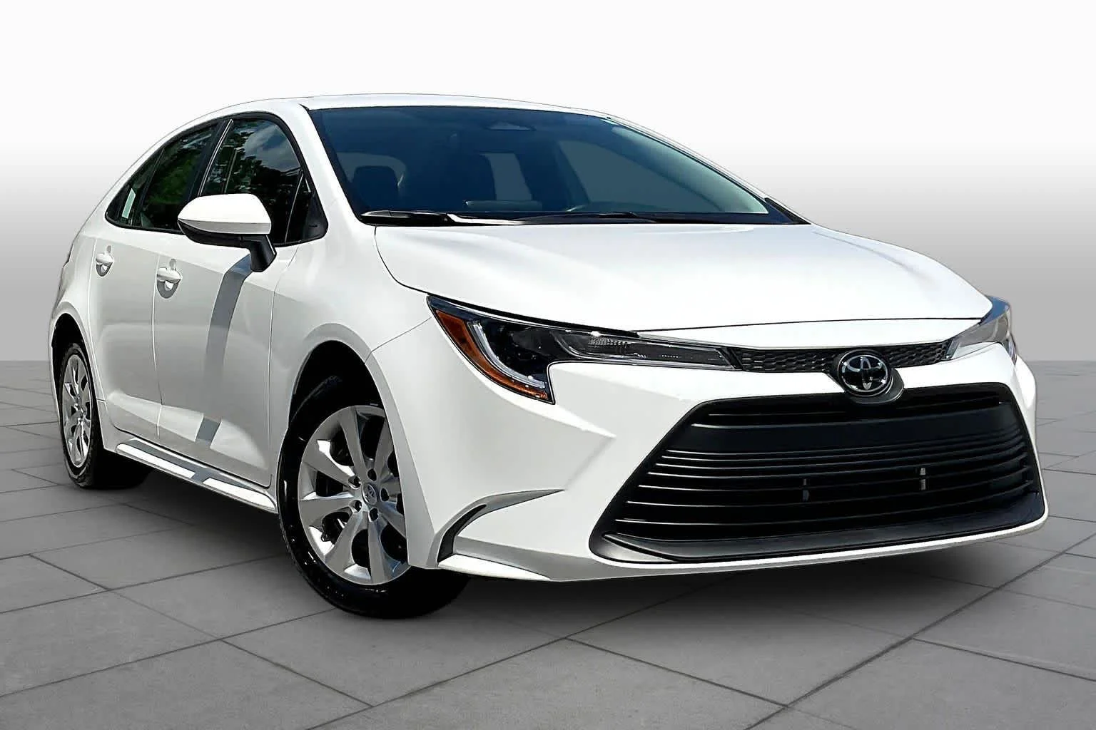 Used 2026 Ice Cap Toyota LE image 3