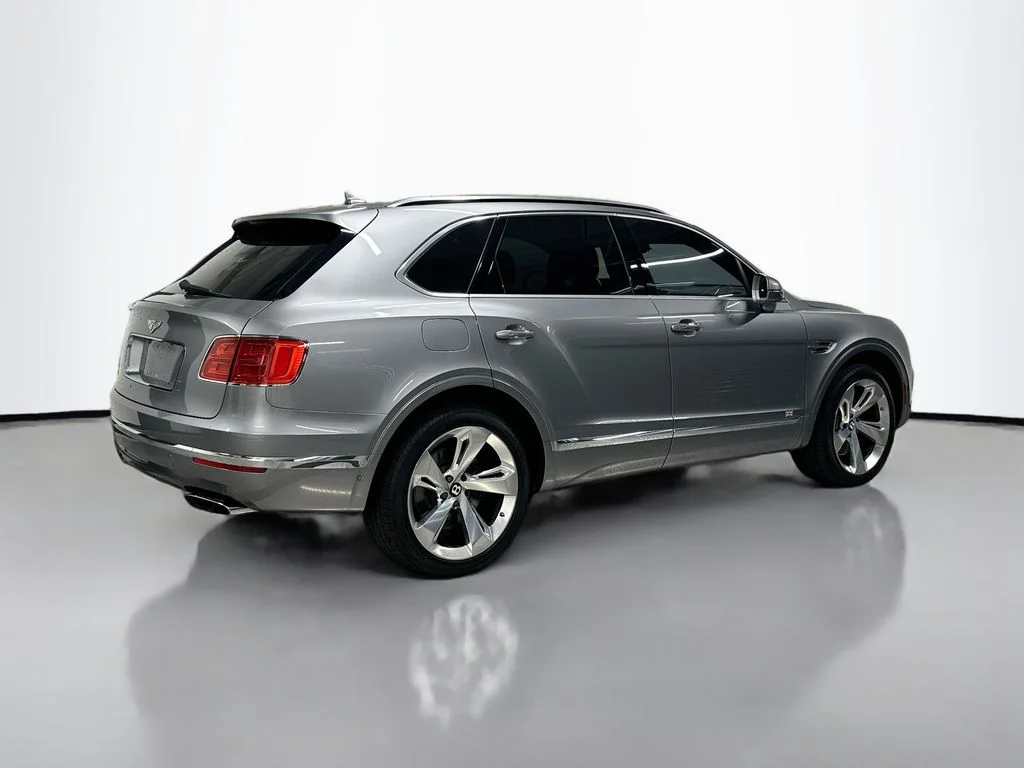 Used 2018  Bentley W12 image 9
